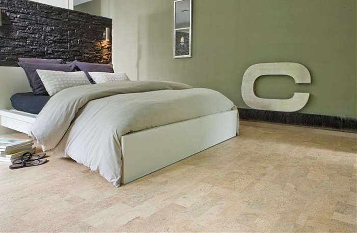 大家心中的軟木地板會不會變形，彈性如何？