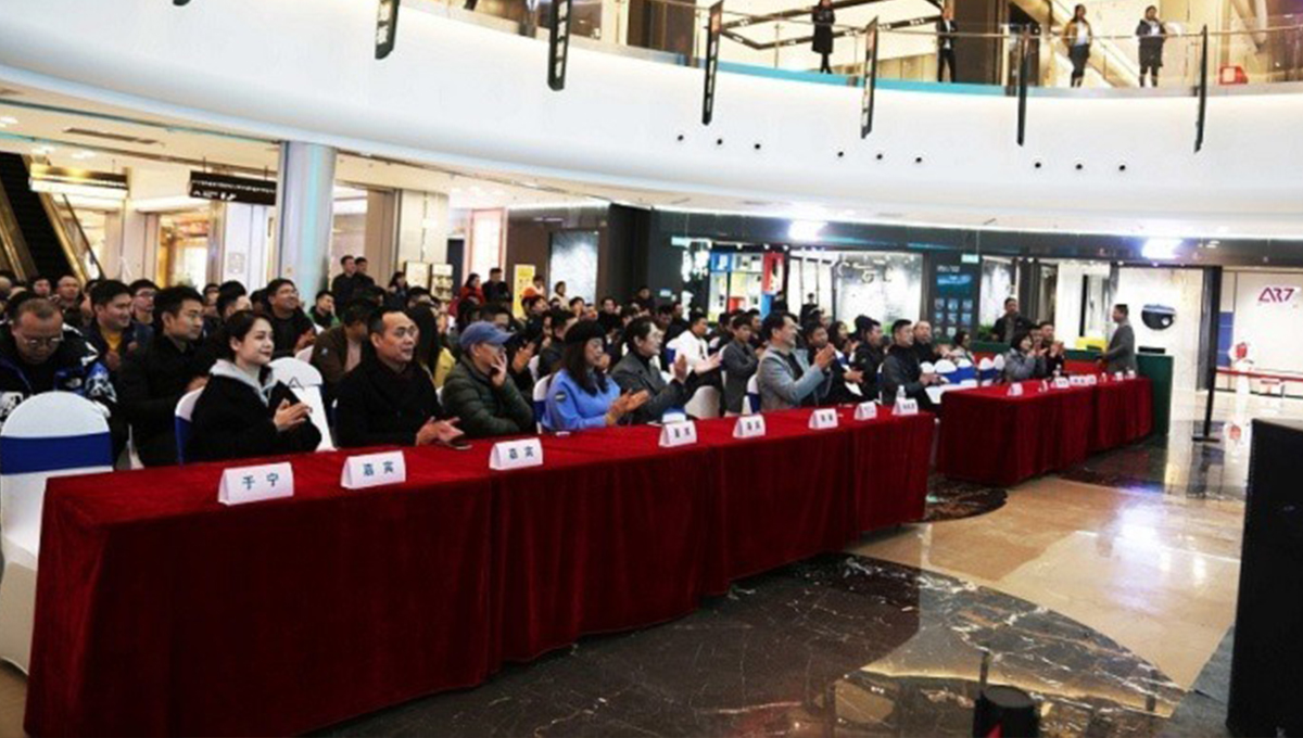 得高攜手設(shè)計(jì)大咖何武賢，